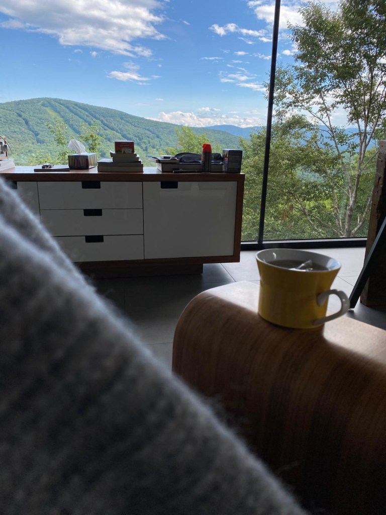 Spring in a cozy cottage in Sutton Québec
